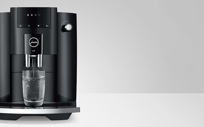 Jura Máquina de café automática E4 (blanco piano) con  filtración de agua CLEARYL Smart+, 6 tabletas de limpieza y café de grano  entero East Coast Blend (4 artículos) : Hogar y Cocina